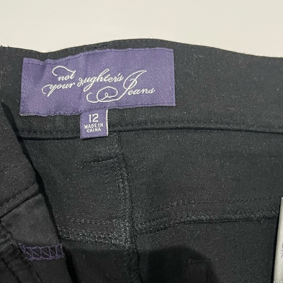 NYDJ Ponte Cargo Pants. Size 12. Inseam 27”. Waist 16.5”. EUC - Picture 4 of 6